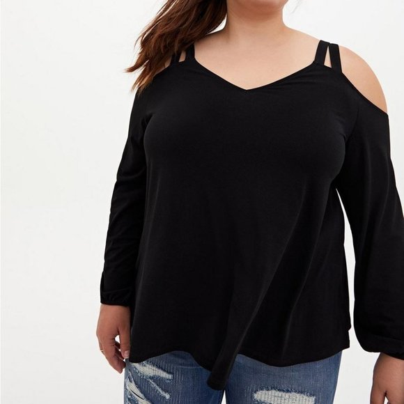 Torrid Knit Crepe V-Neck Cold Cutout Cold Shoulder Top size 2 Black - Picture 1 of 8